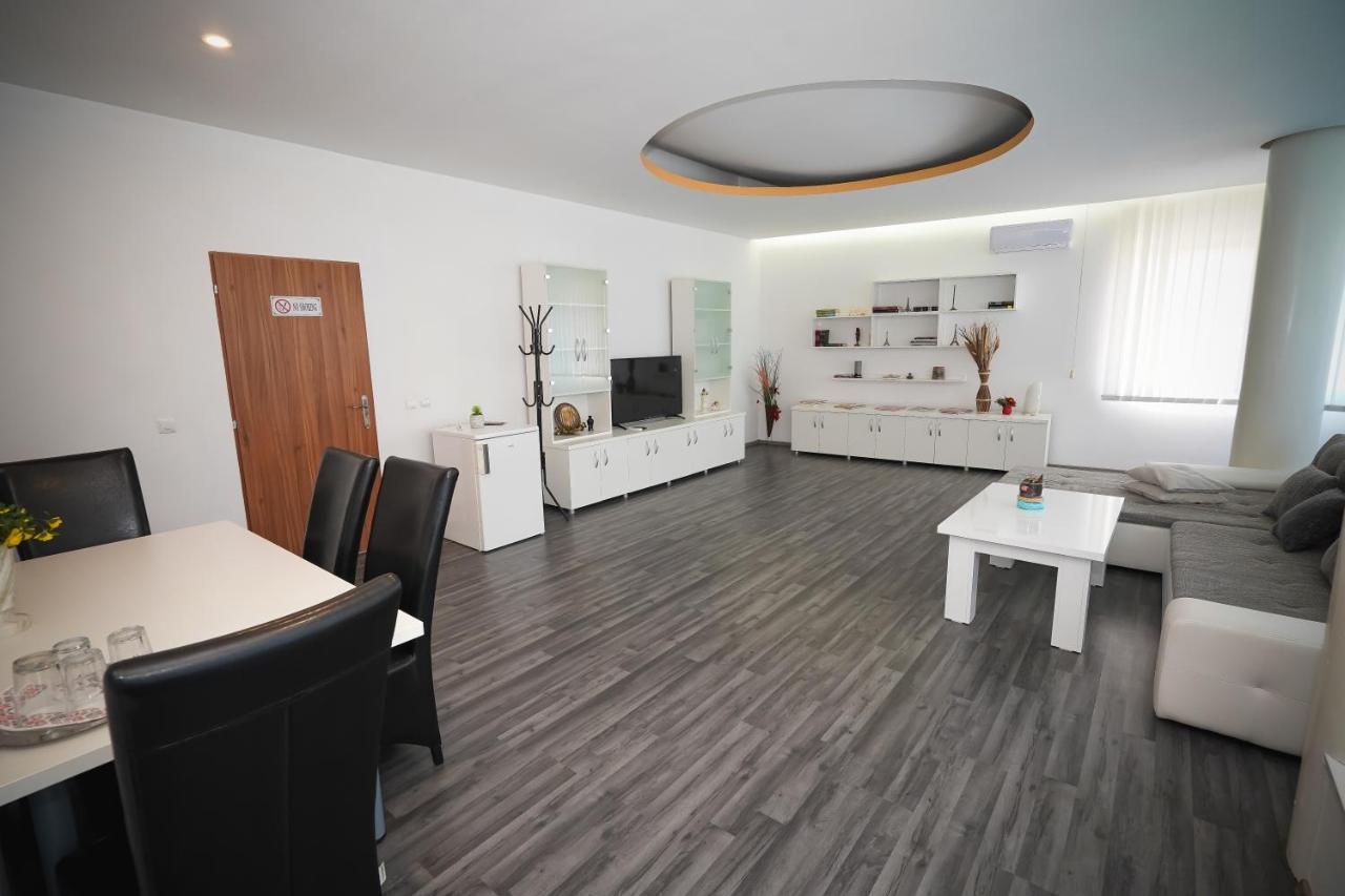 Pensiunea Dolce Timişoara Exteriör bild